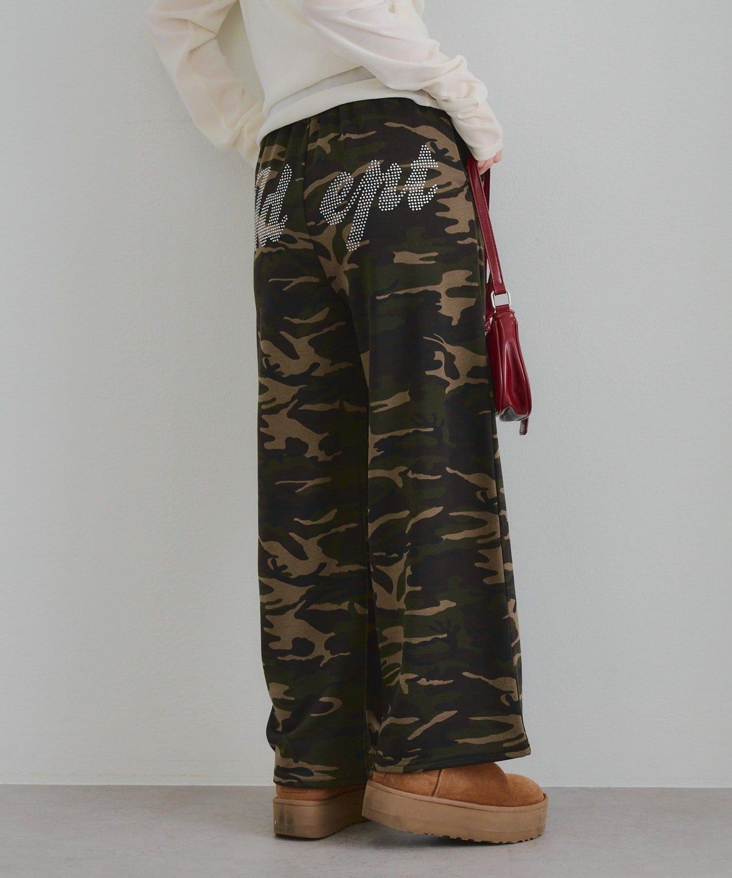 【SETUP】背部標誌水鑽裝飾休閒褲