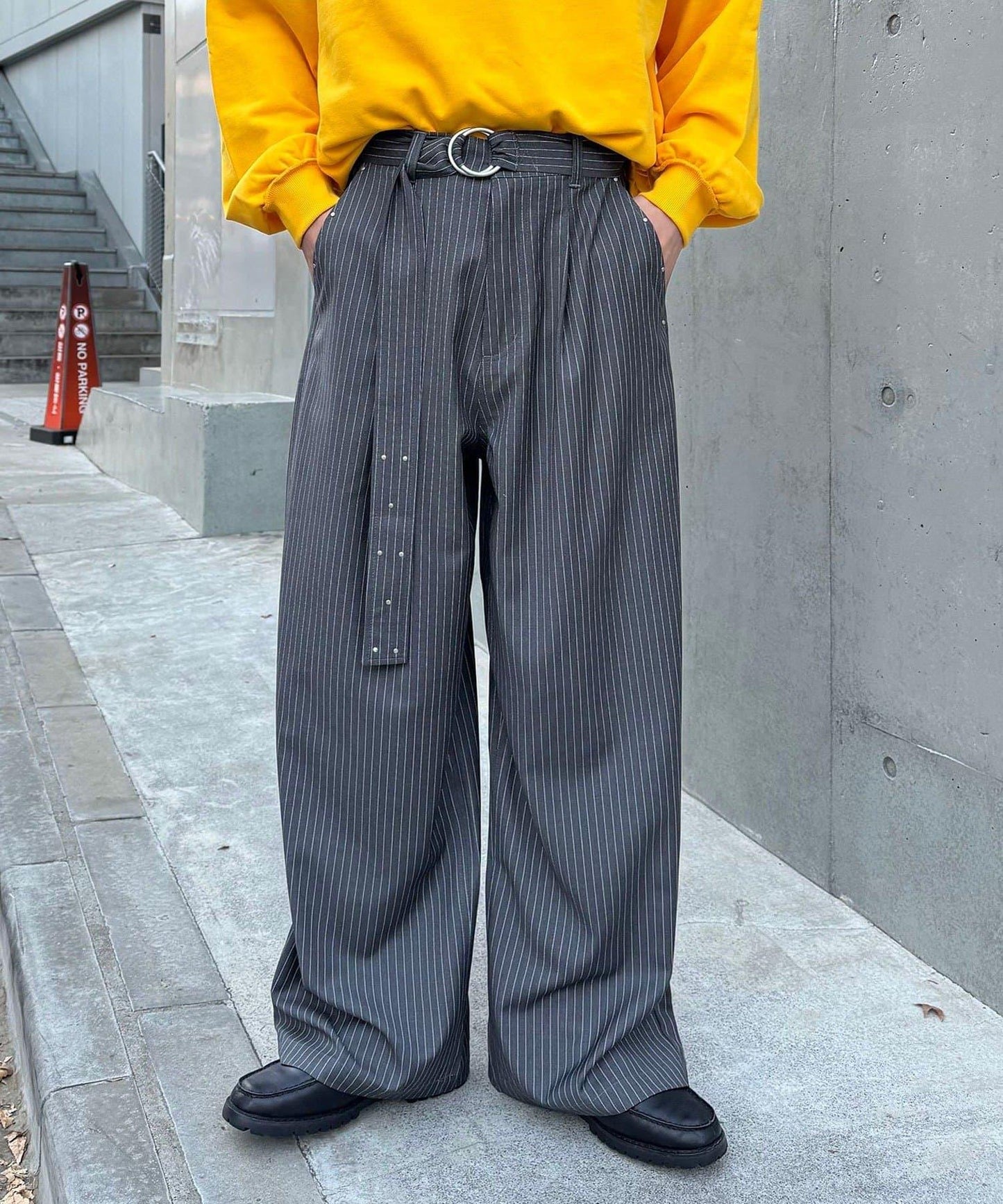 配腰帶細條紋裝飾寬鬆西裝褲