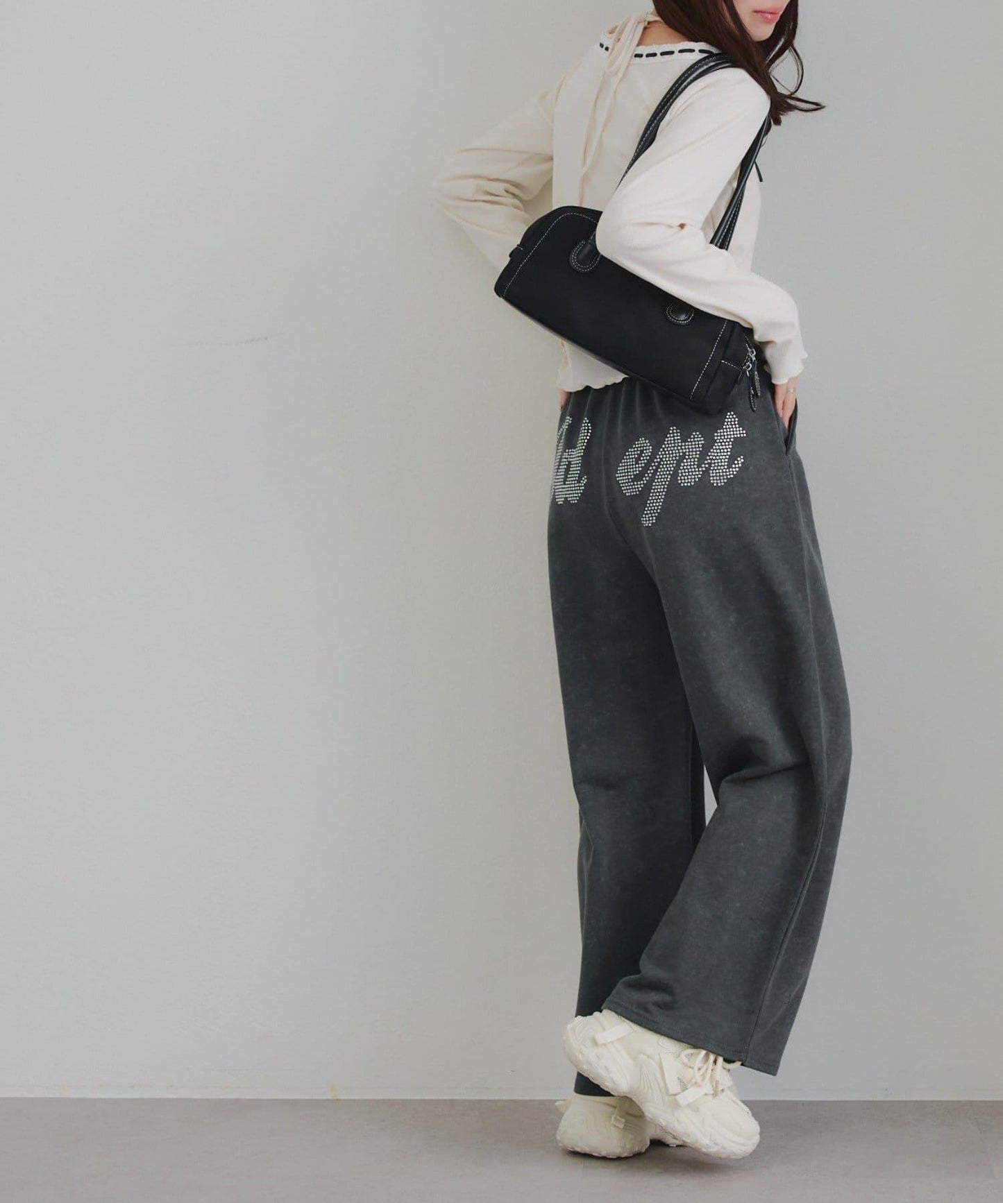 【SETUP】背部標誌水鑽裝飾休閒褲