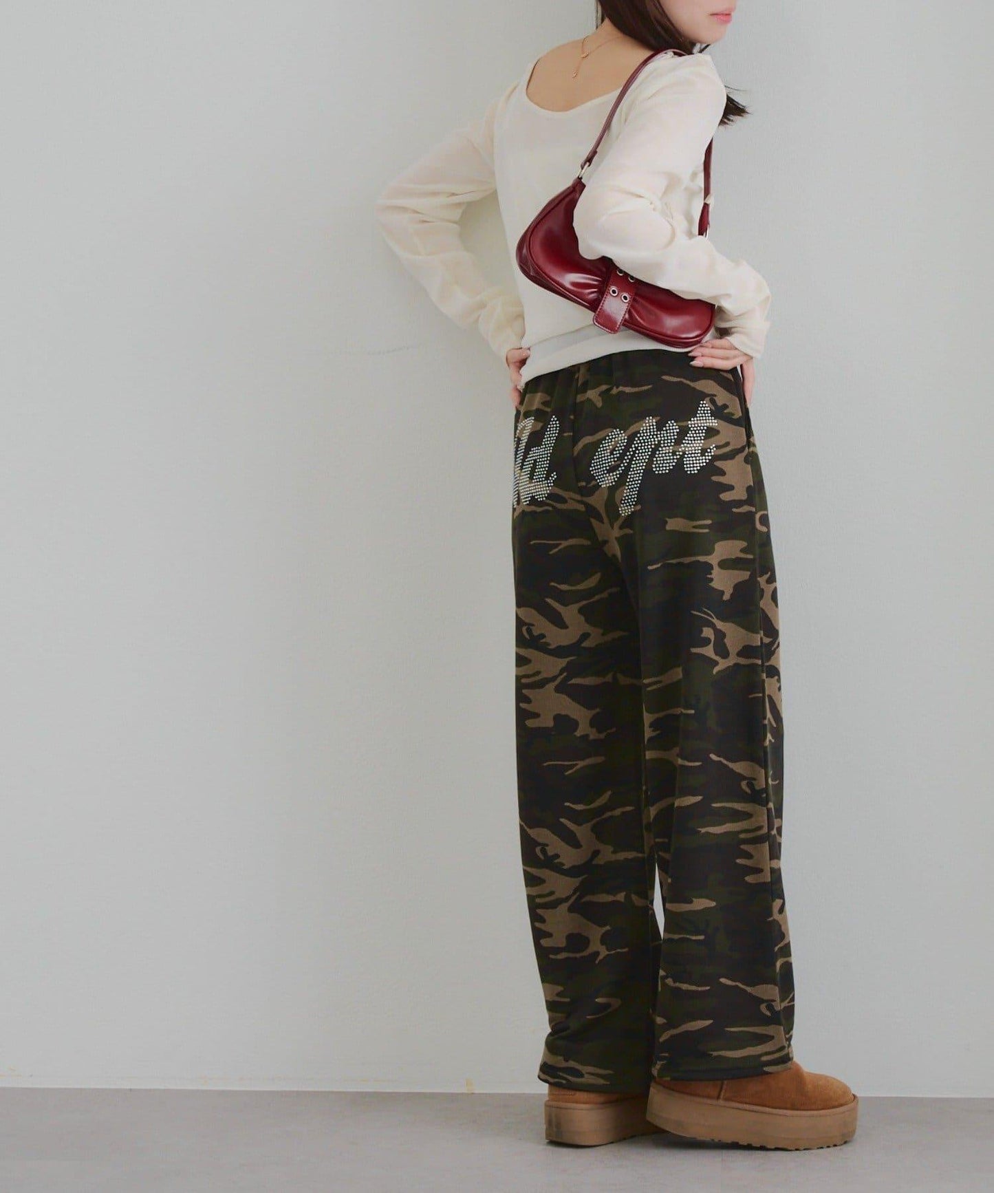 【SETUP】背部標誌水鑽裝飾休閒褲