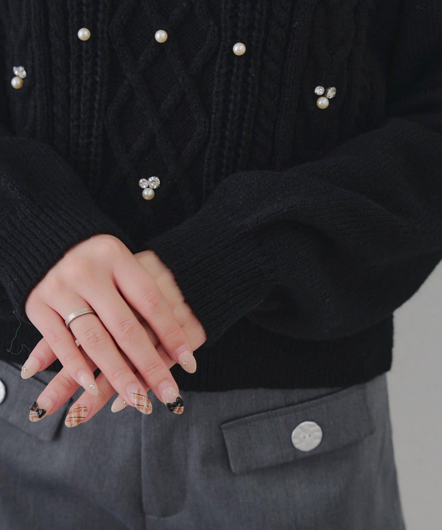 珍珠裝飾麻花針織套頭衫