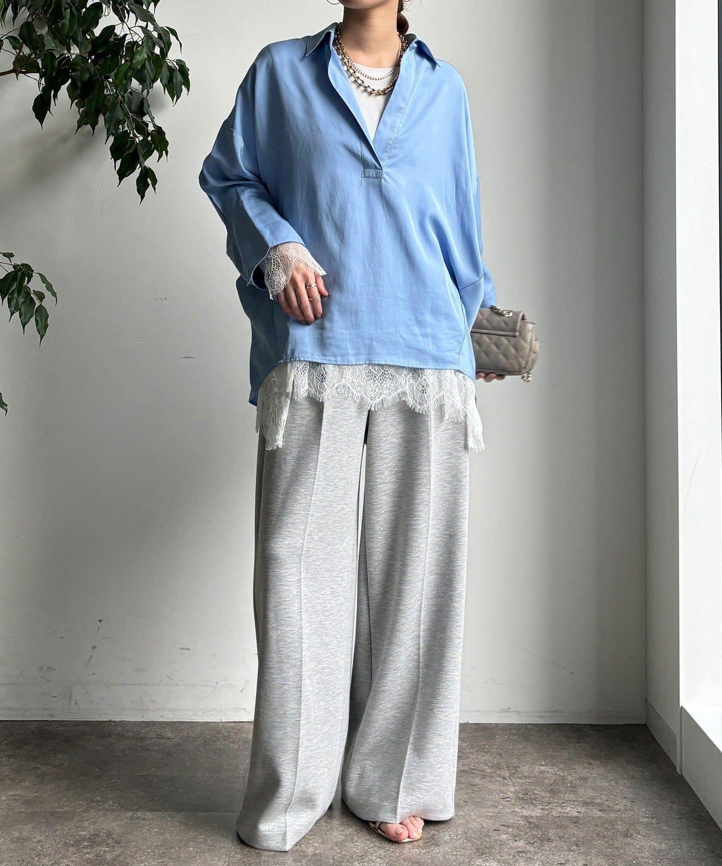 蕾絲拼接下襬長袖T恤