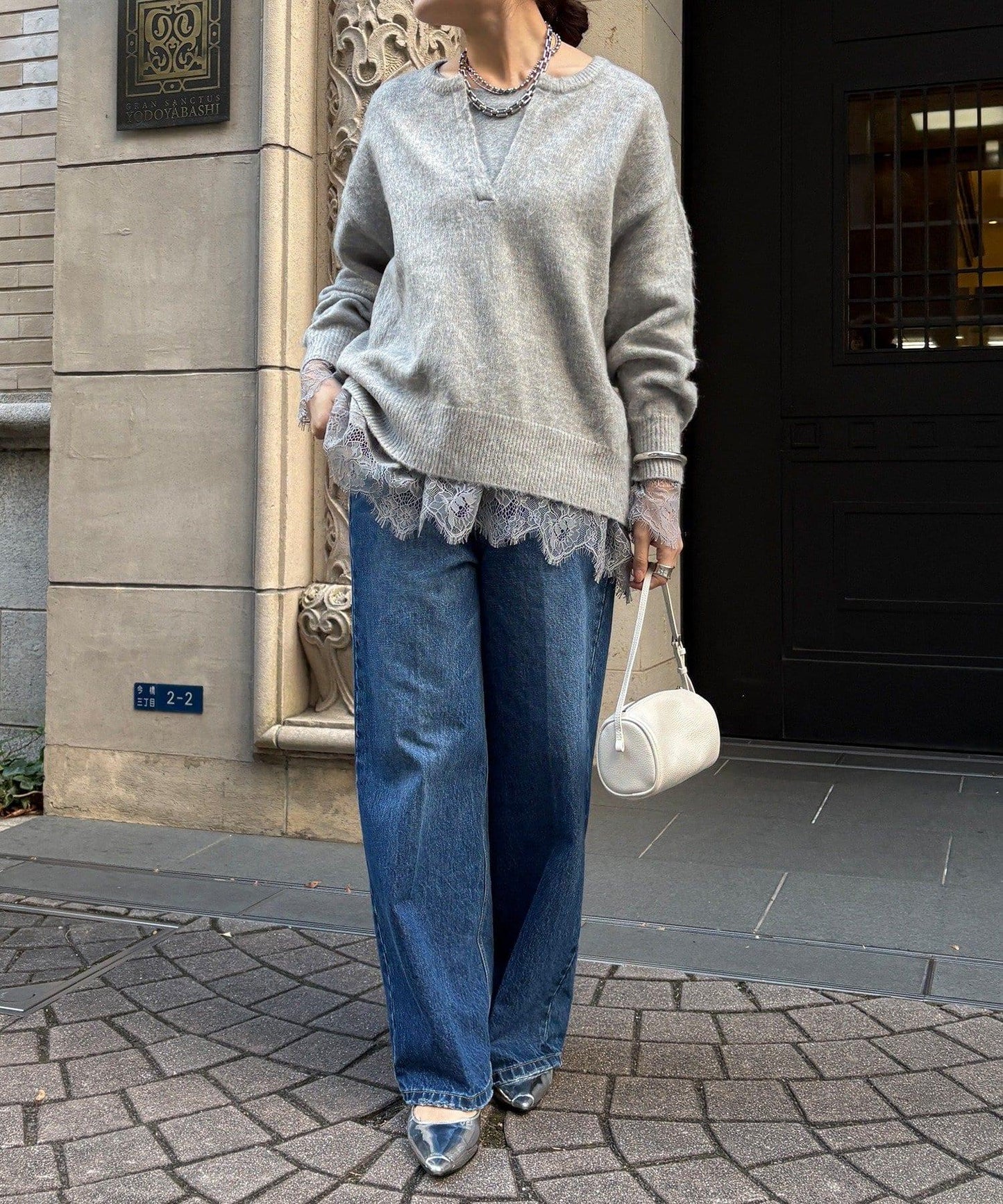 蕾絲拼接下襬長袖T恤