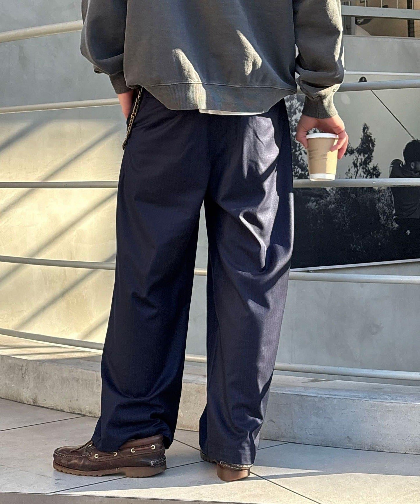 配腰帶細條紋裝飾寬鬆西裝褲