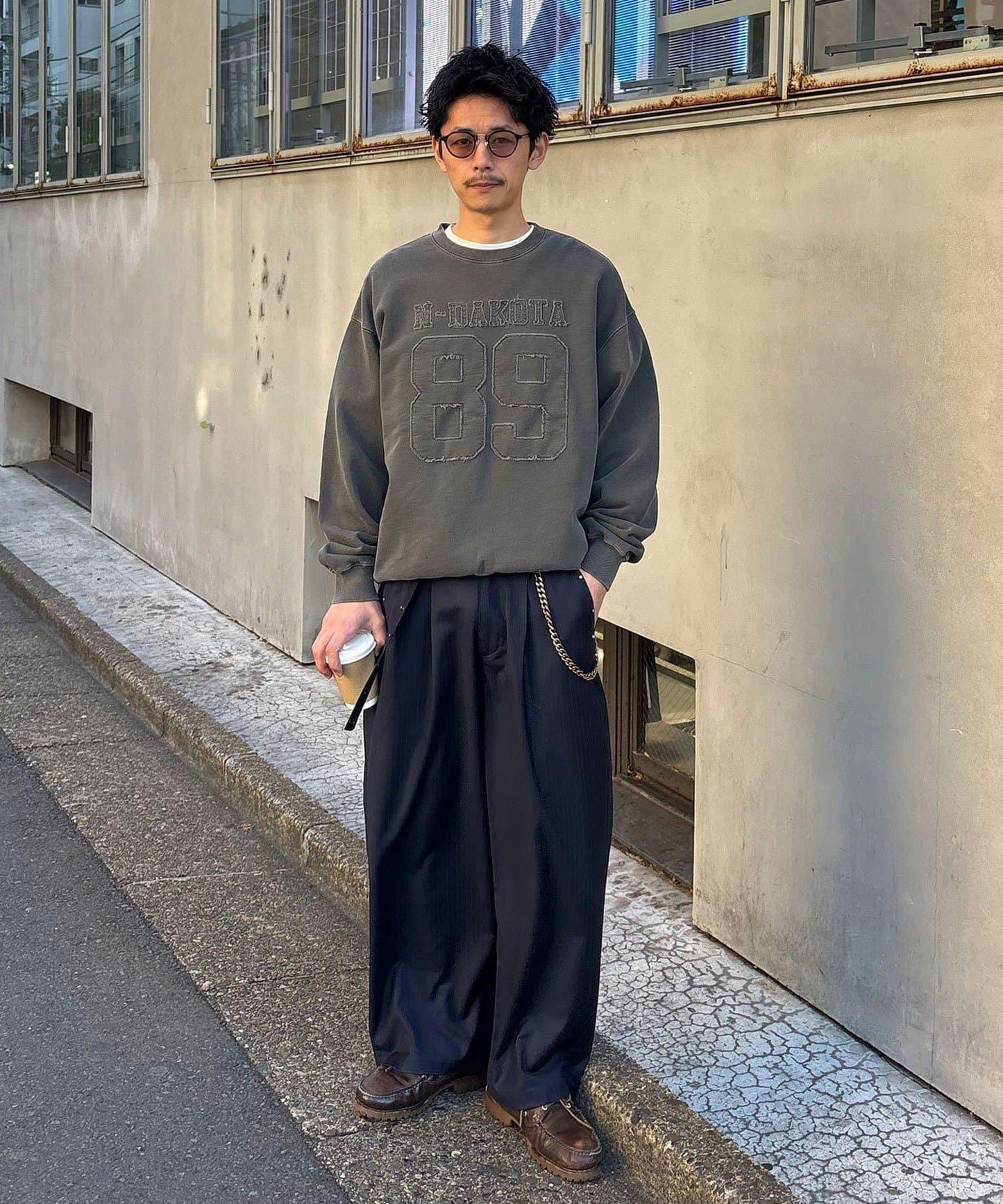 配腰帶細條紋裝飾寬鬆西裝褲