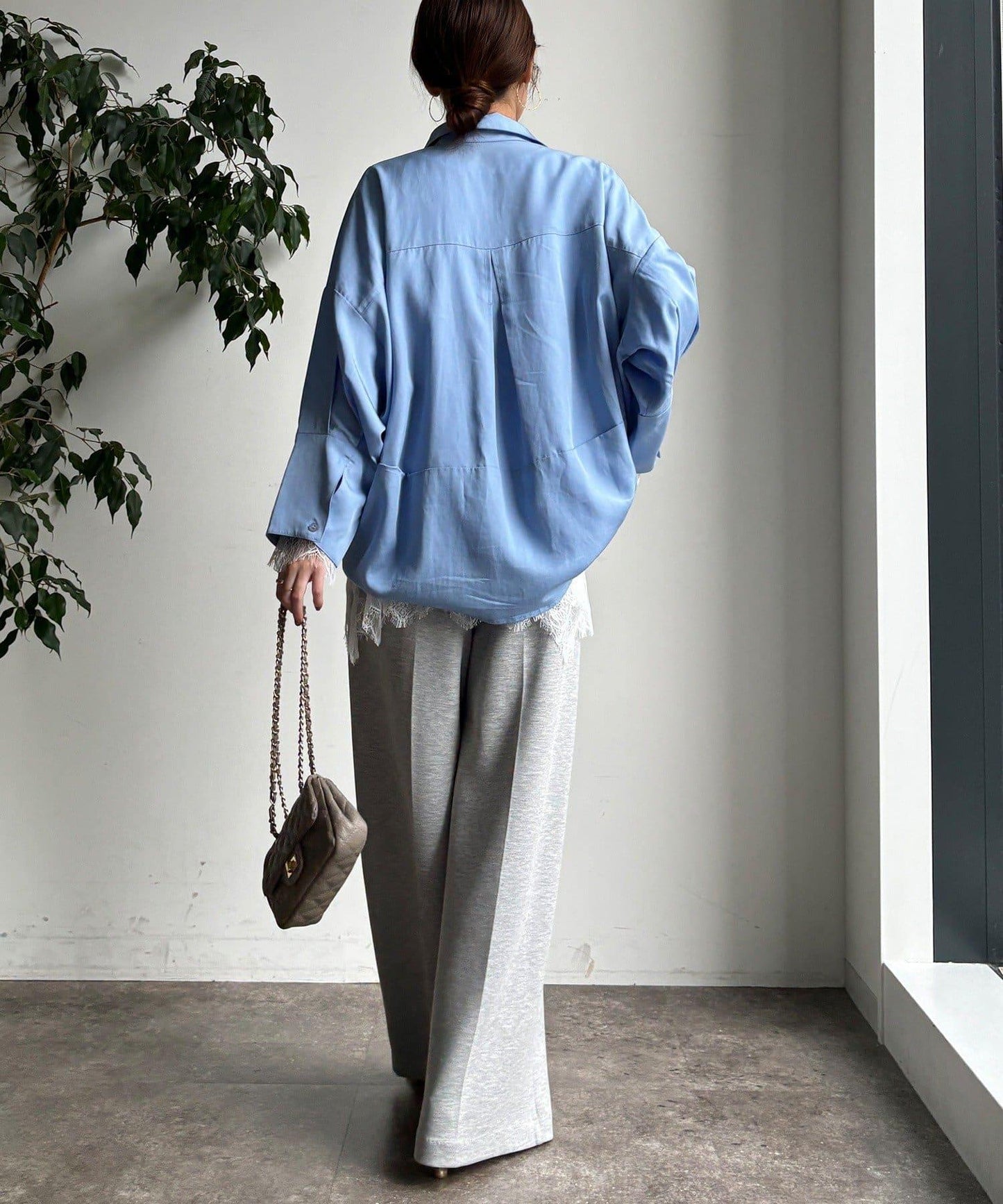 蕾絲拼接下襬長袖T恤