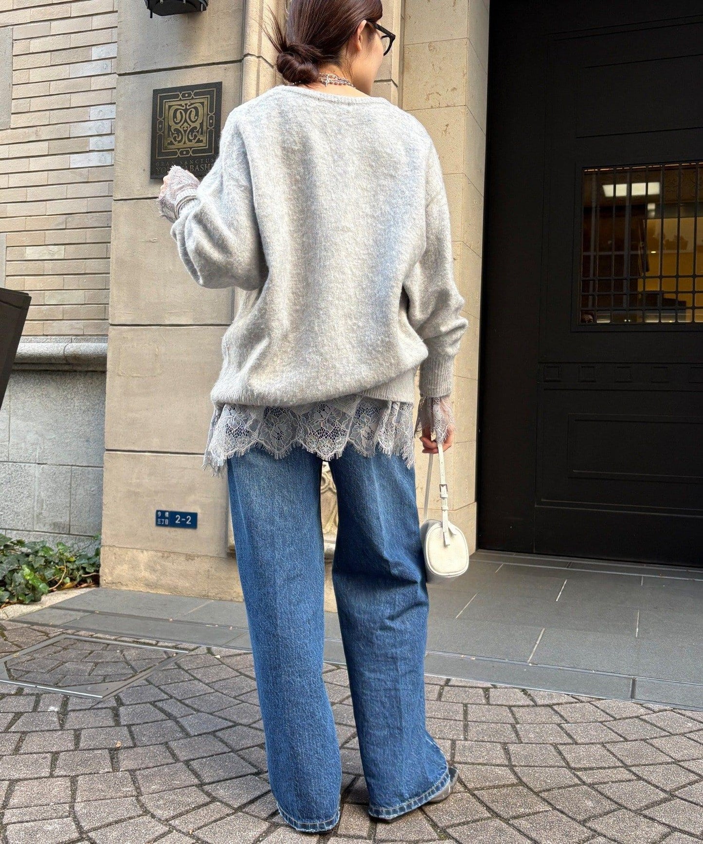 蕾絲拼接下襬長袖T恤