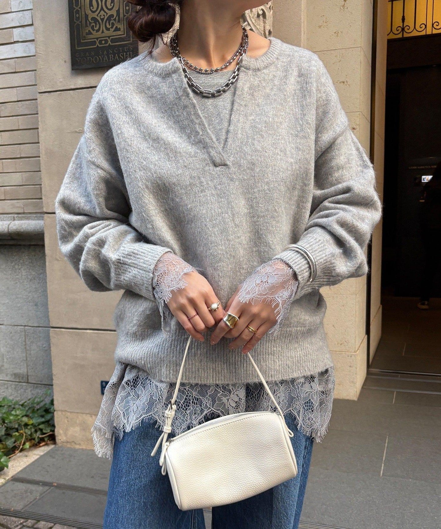 蕾絲拼接下襬長袖T恤