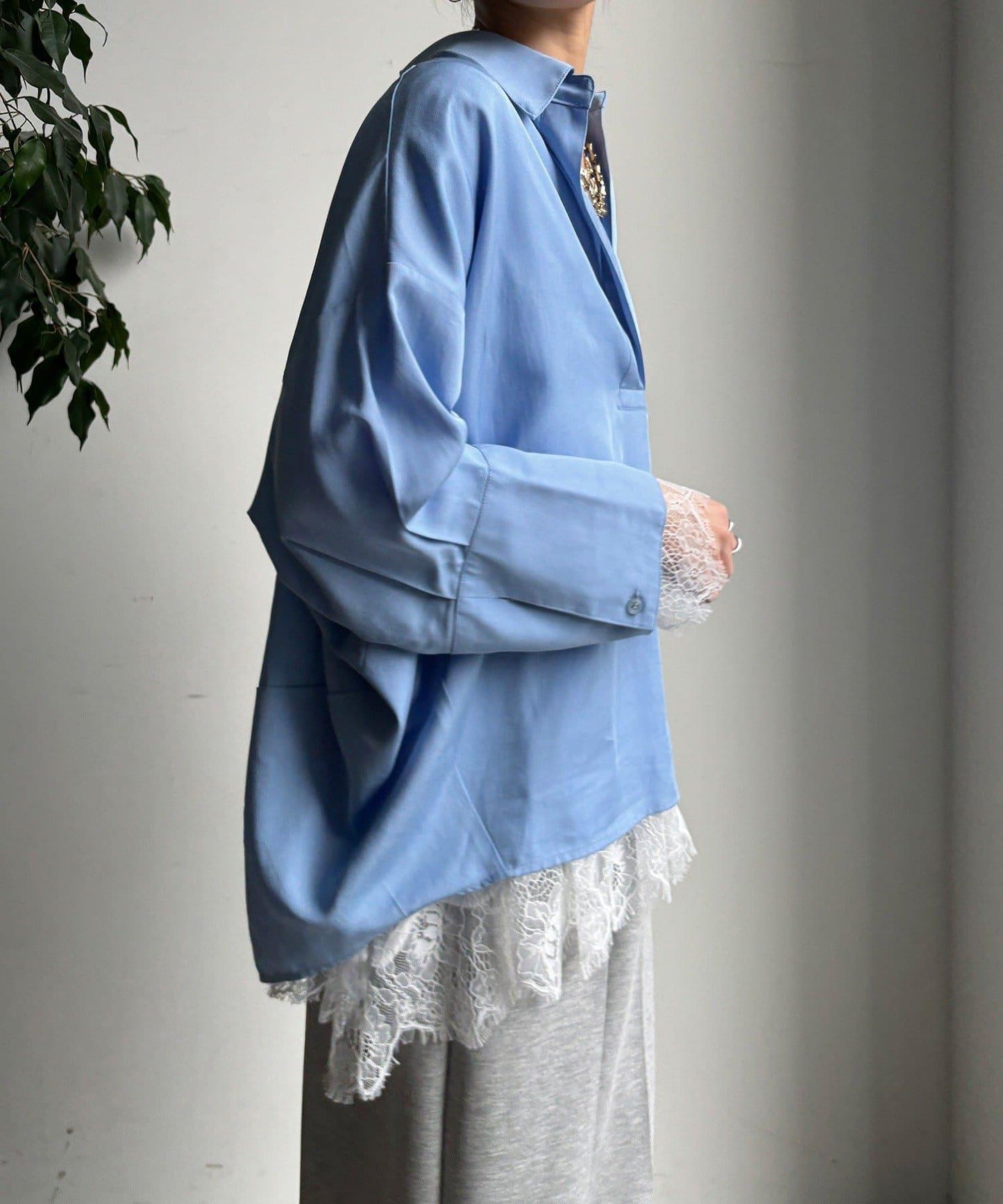 蕾絲拼接下襬長袖T恤