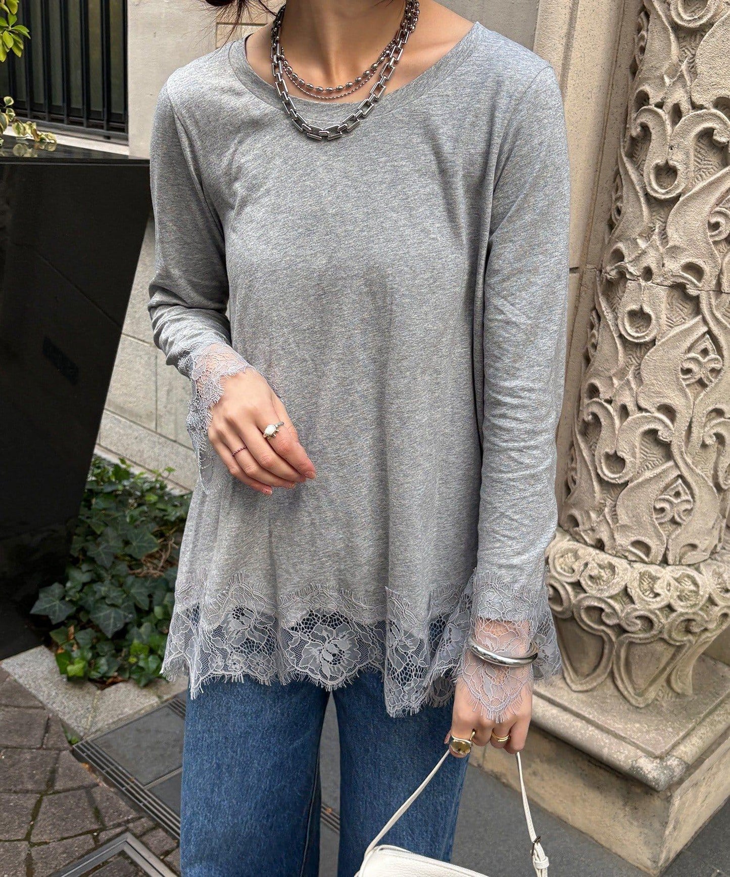 蕾絲拼接下襬長袖T恤