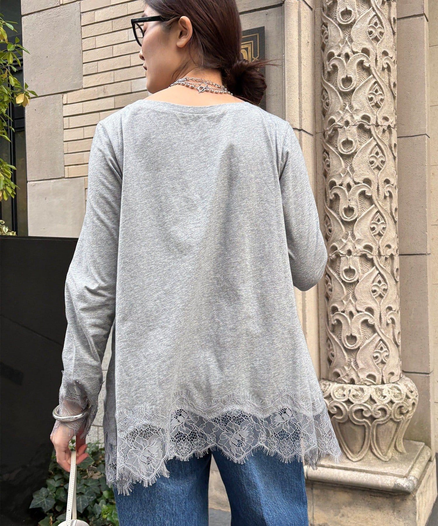 蕾絲拼接下襬長袖T恤