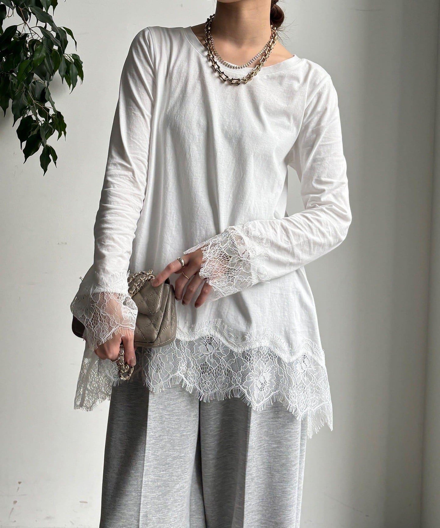 蕾絲拼接下襬長袖T恤