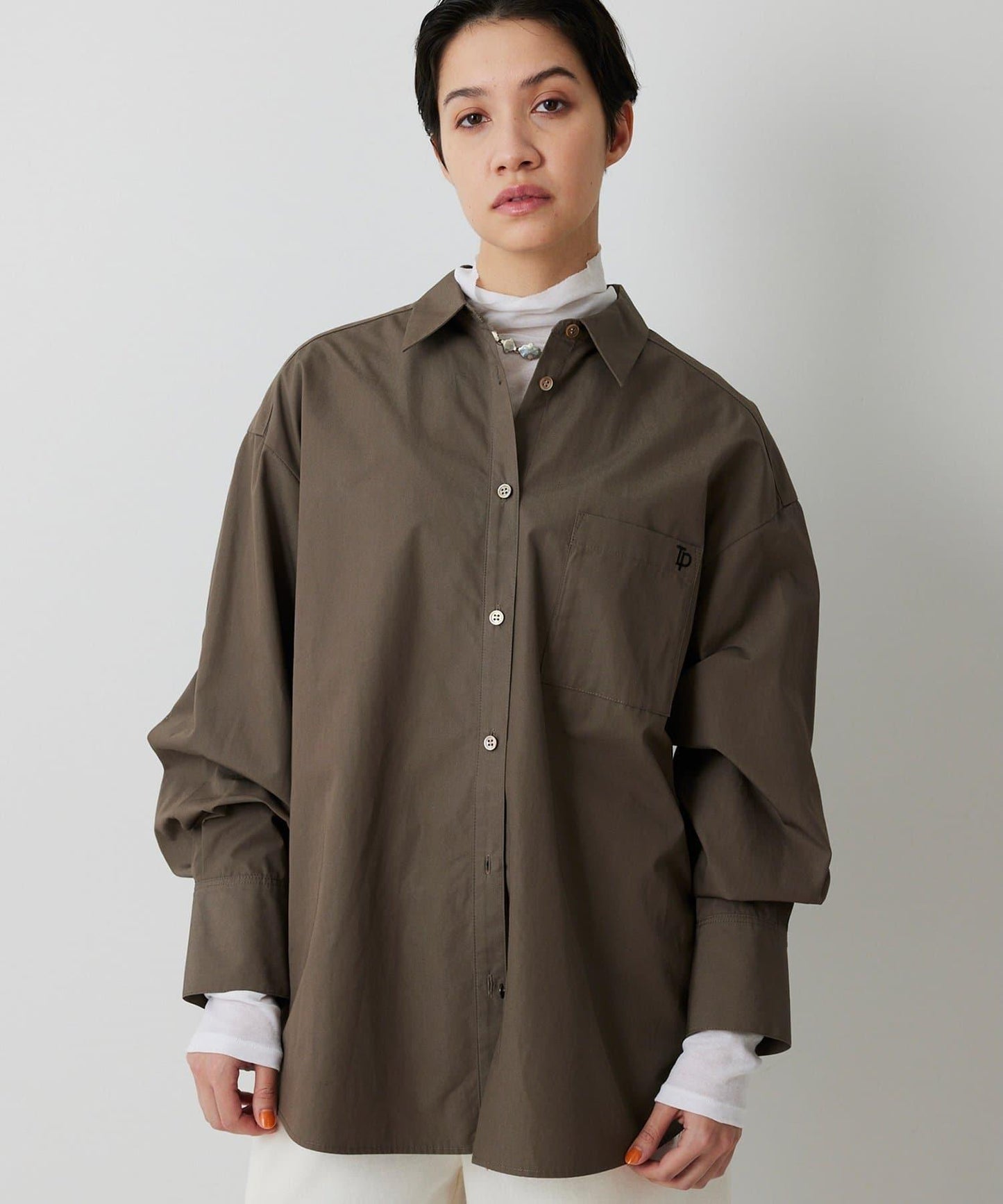 【THE PAUSE】口袋刺繡襯衫