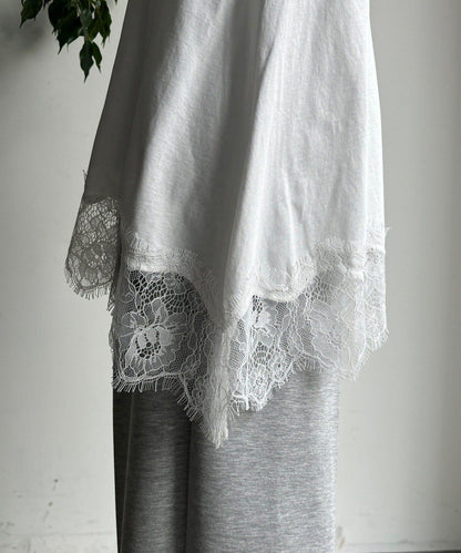 蕾絲拼接下襬長袖T恤