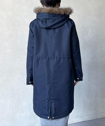 可拆卸毛領大衣