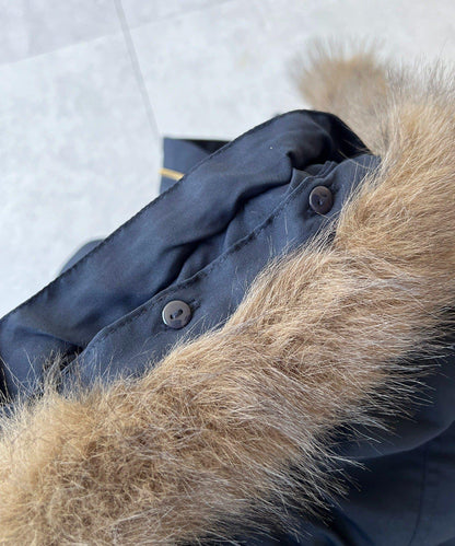 可拆卸毛領大衣