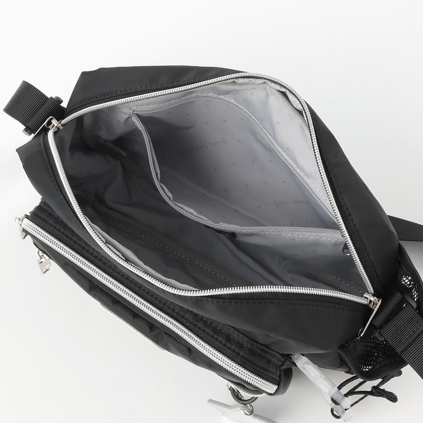 帶有飲料瓶收納的休閒單肩包