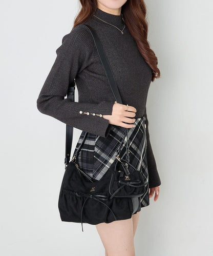 鏤空高領針織衫