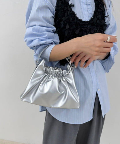 褶皺三角單肩包