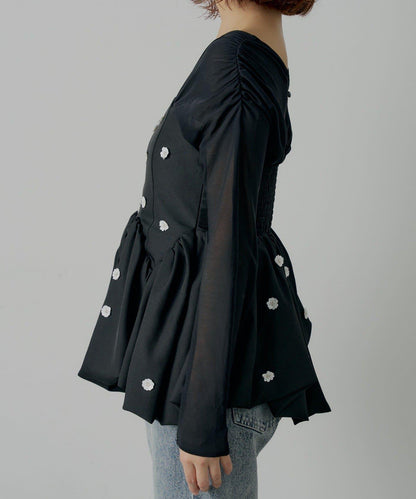 【SALON by Chico】拼接泡泡袖荷葉邊花卉襯衫