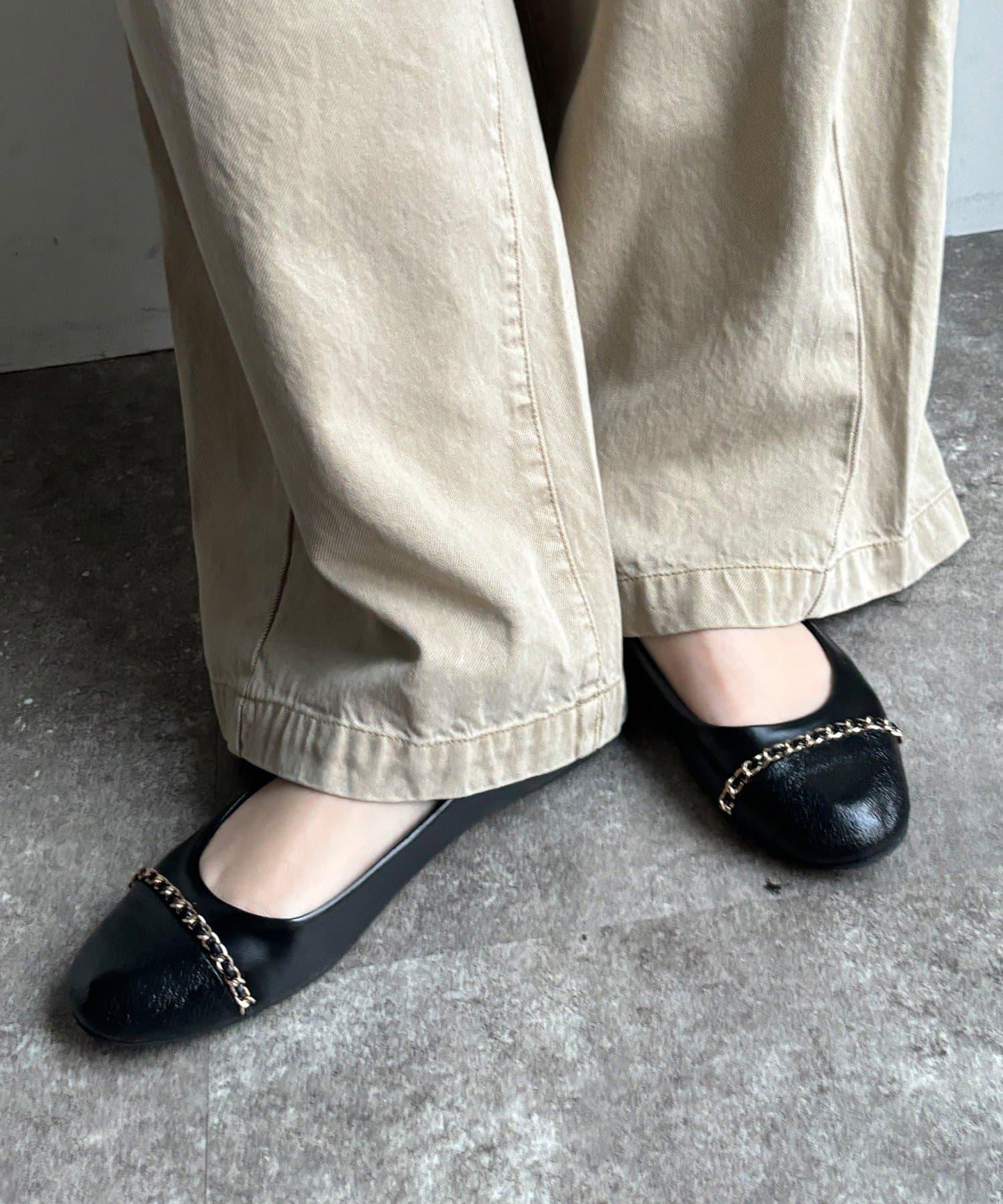 鏈條裝飾平底鞋