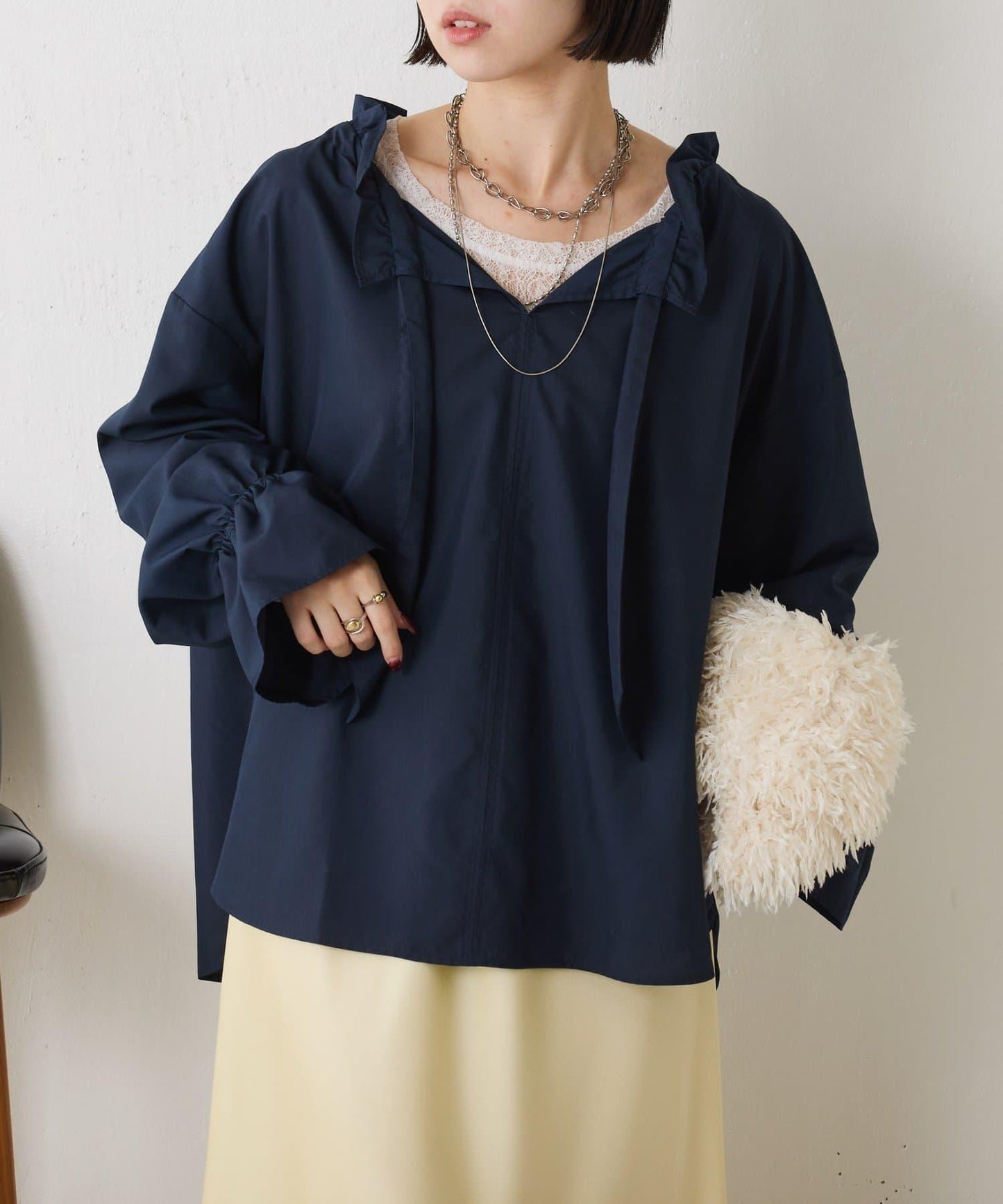 袖荷葉邊蝴蝶結繫帶襯衫