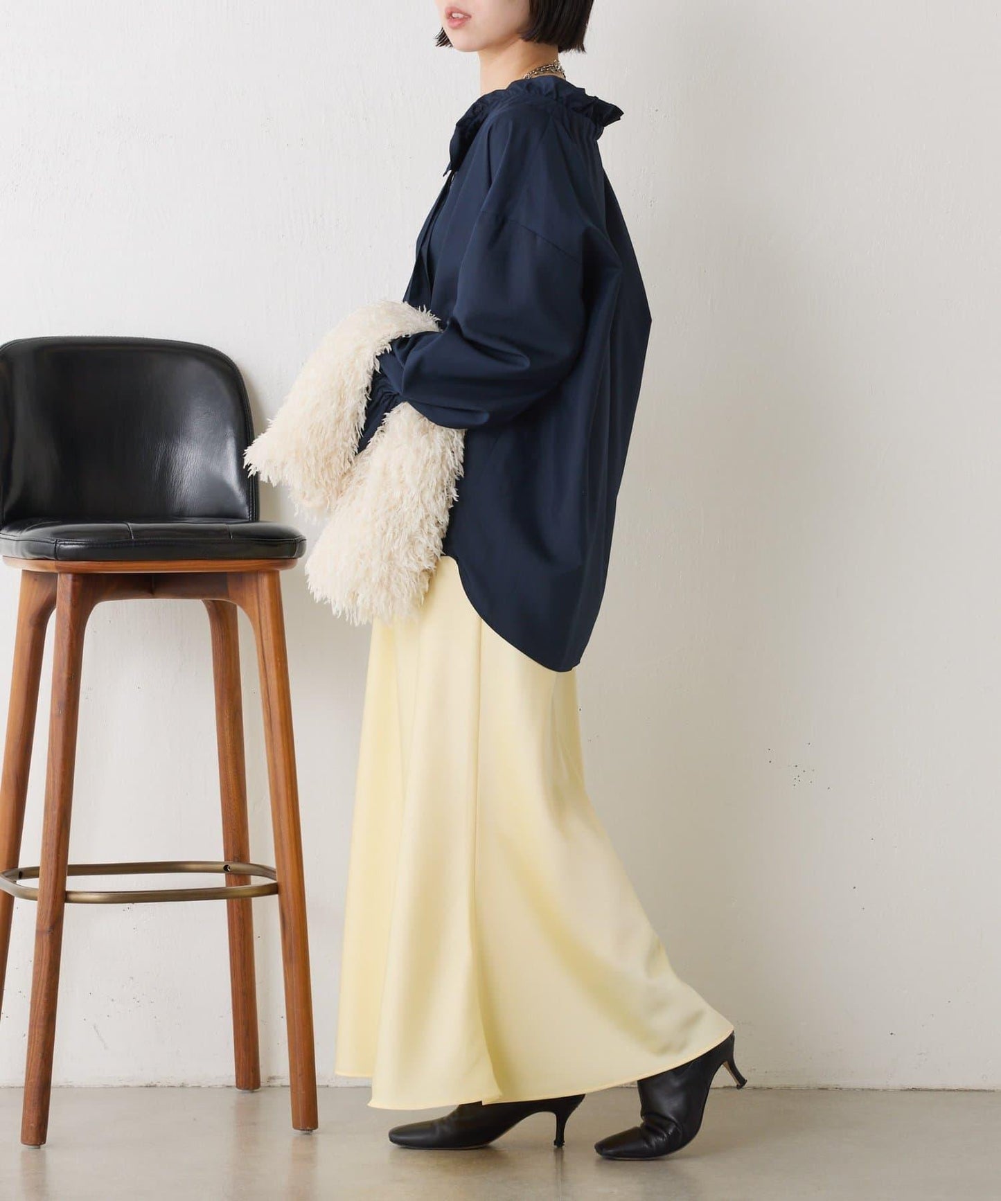 袖荷葉邊蝴蝶結繫帶襯衫