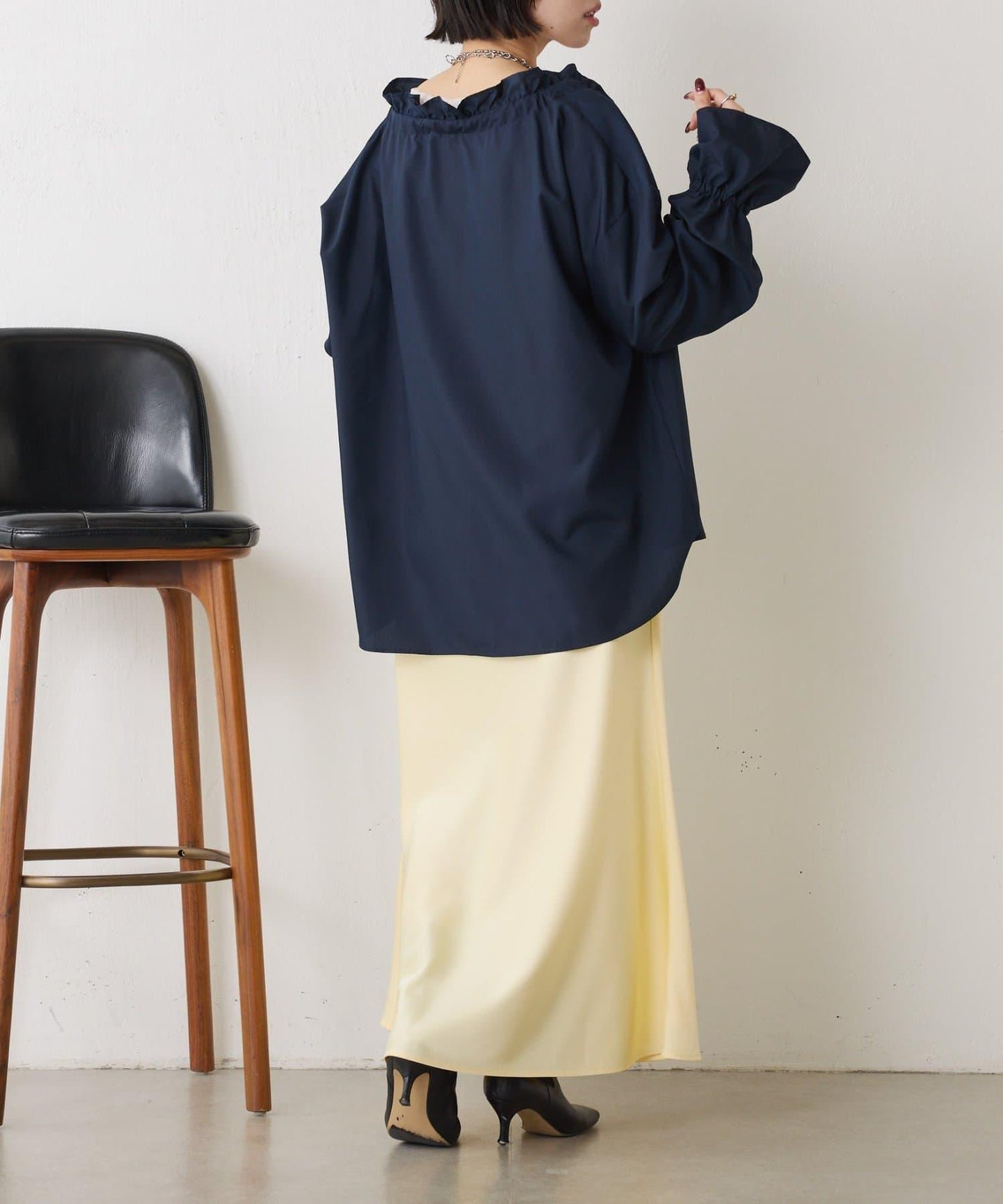 袖荷葉邊蝴蝶結繫帶襯衫