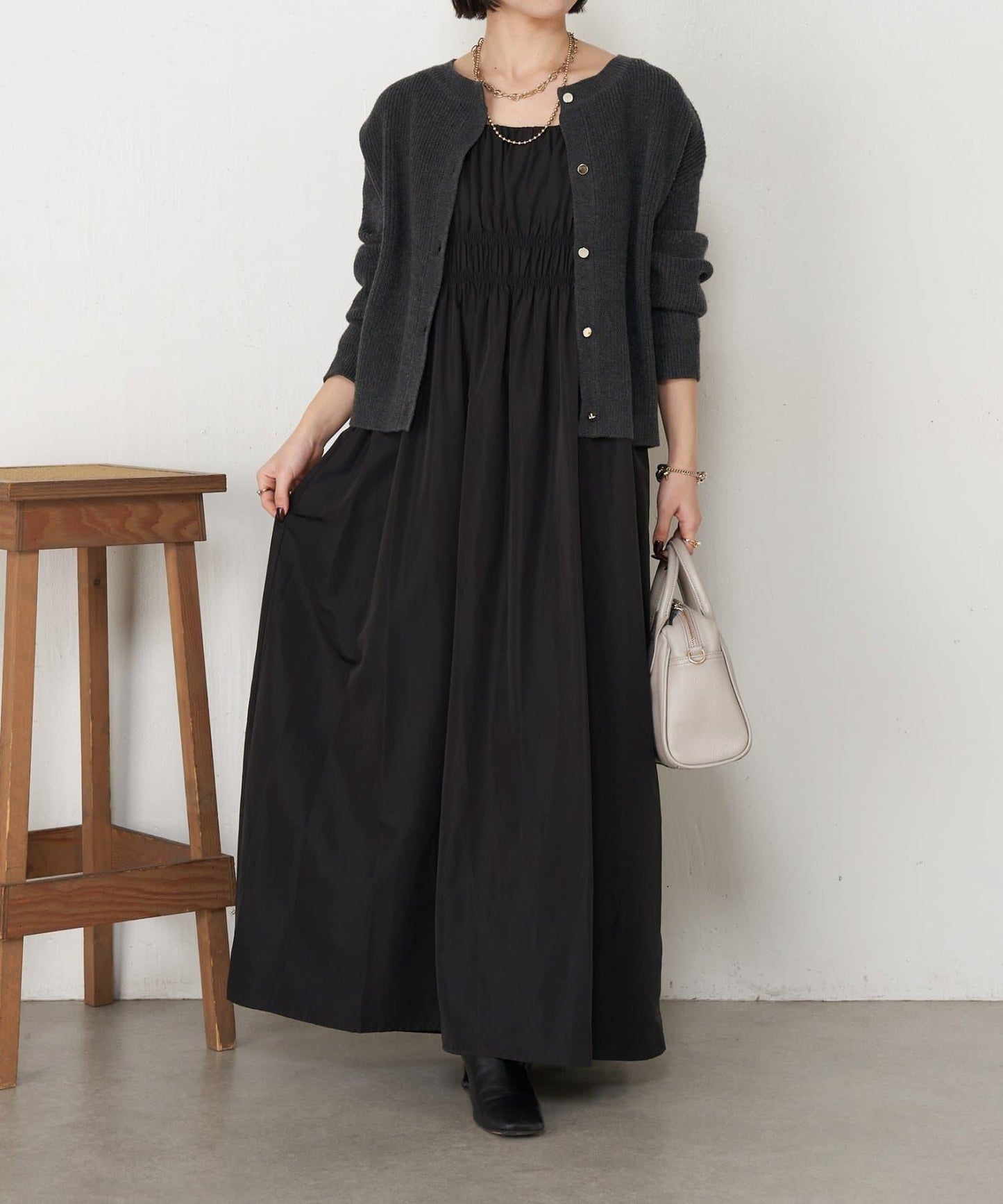 高腰抽褶連衣裙