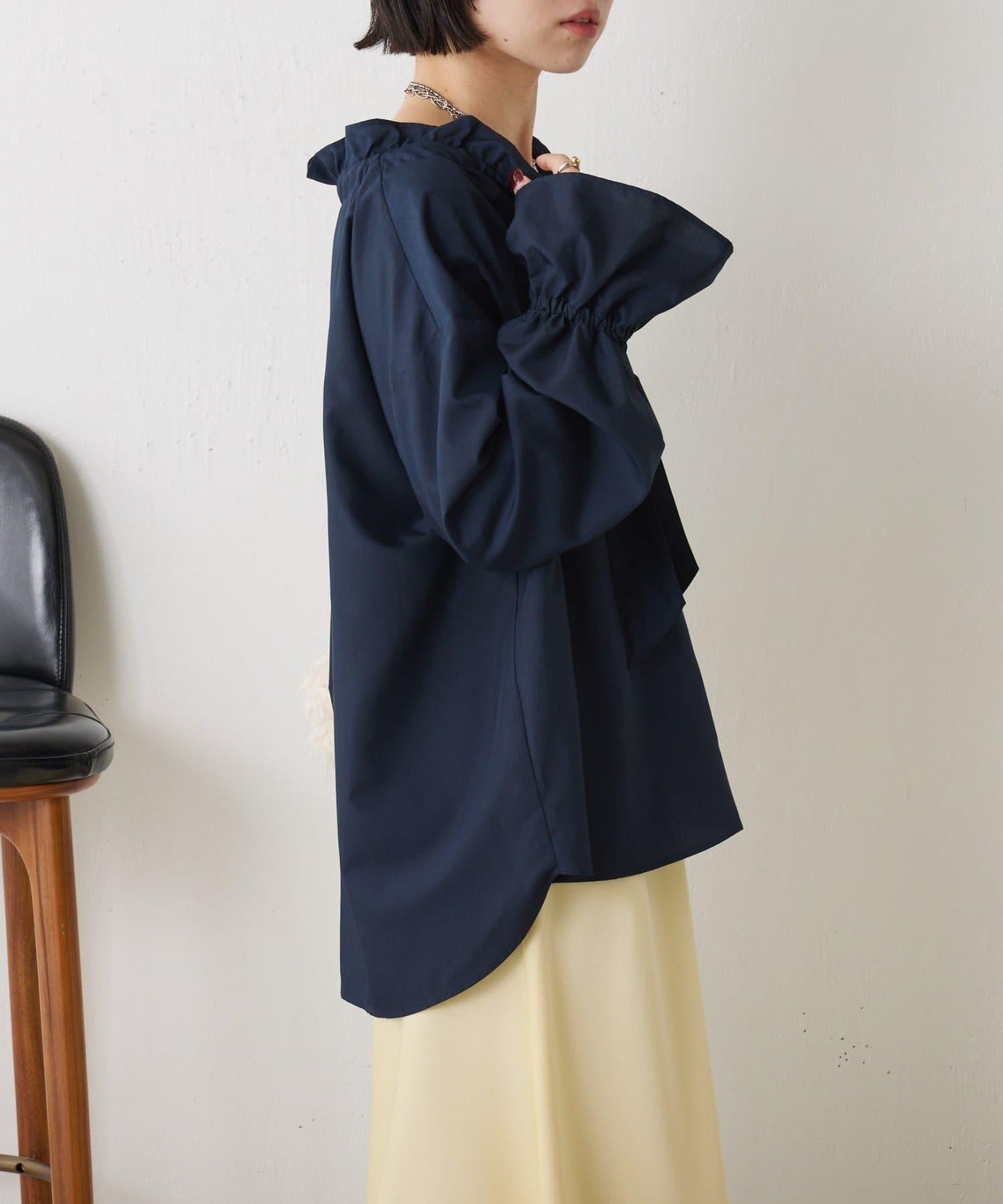 袖荷葉邊蝴蝶結繫帶襯衫