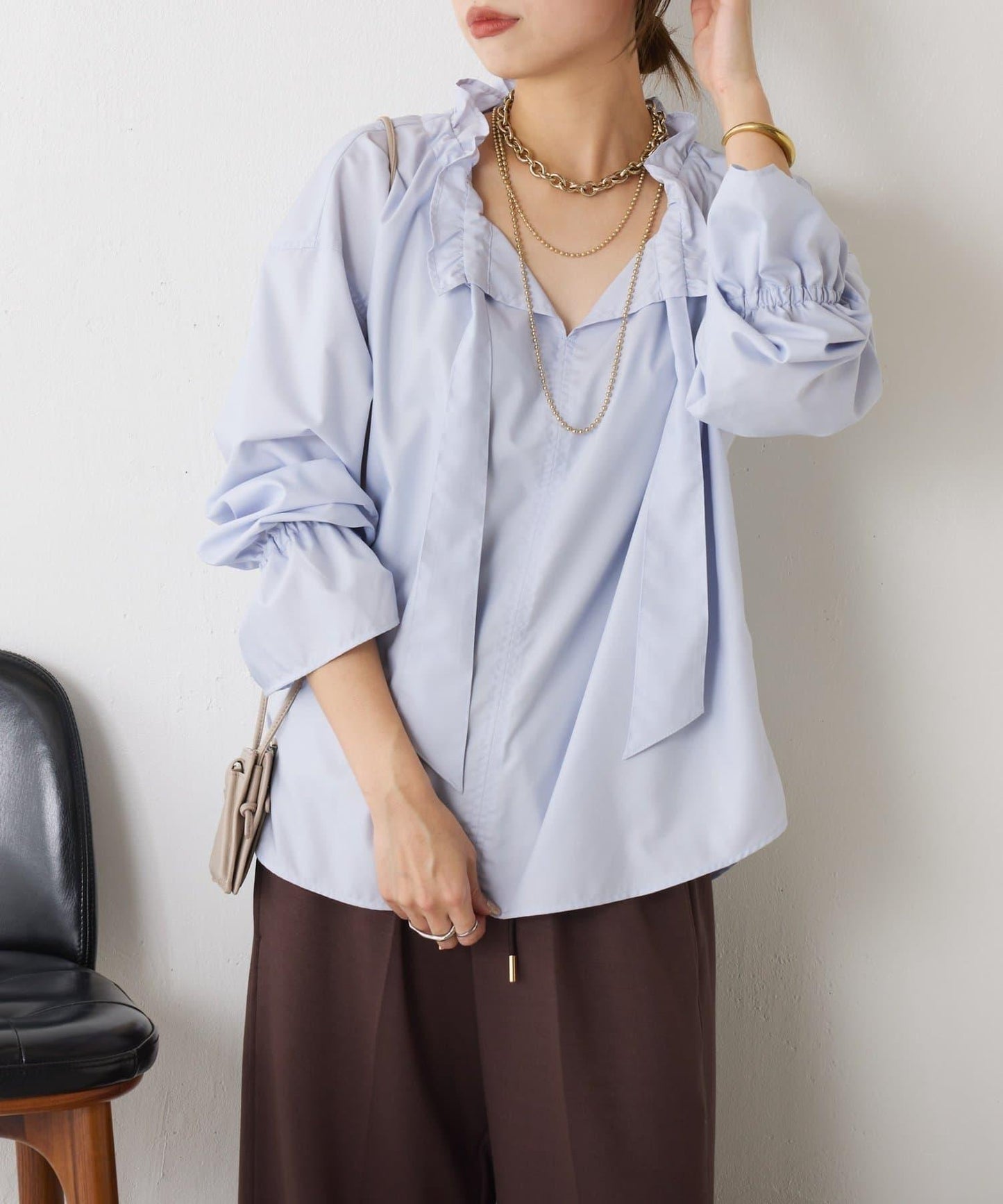 袖荷葉邊蝴蝶結繫帶襯衫