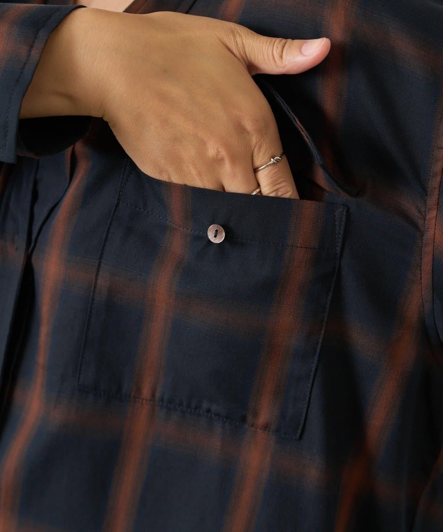 漸變格紋雙排扣襯衫