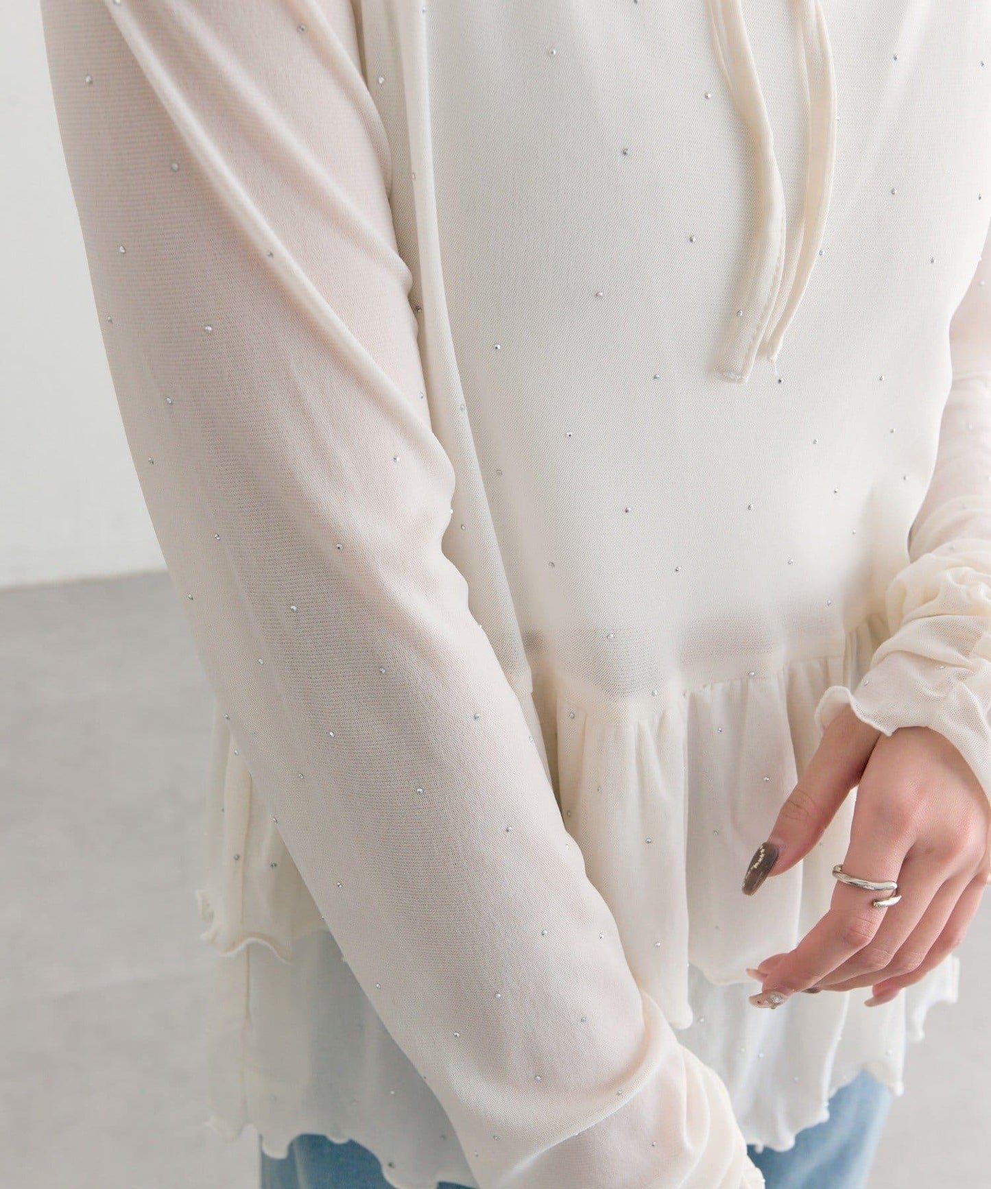 新色水鑽波點層疊下襬套頭衫