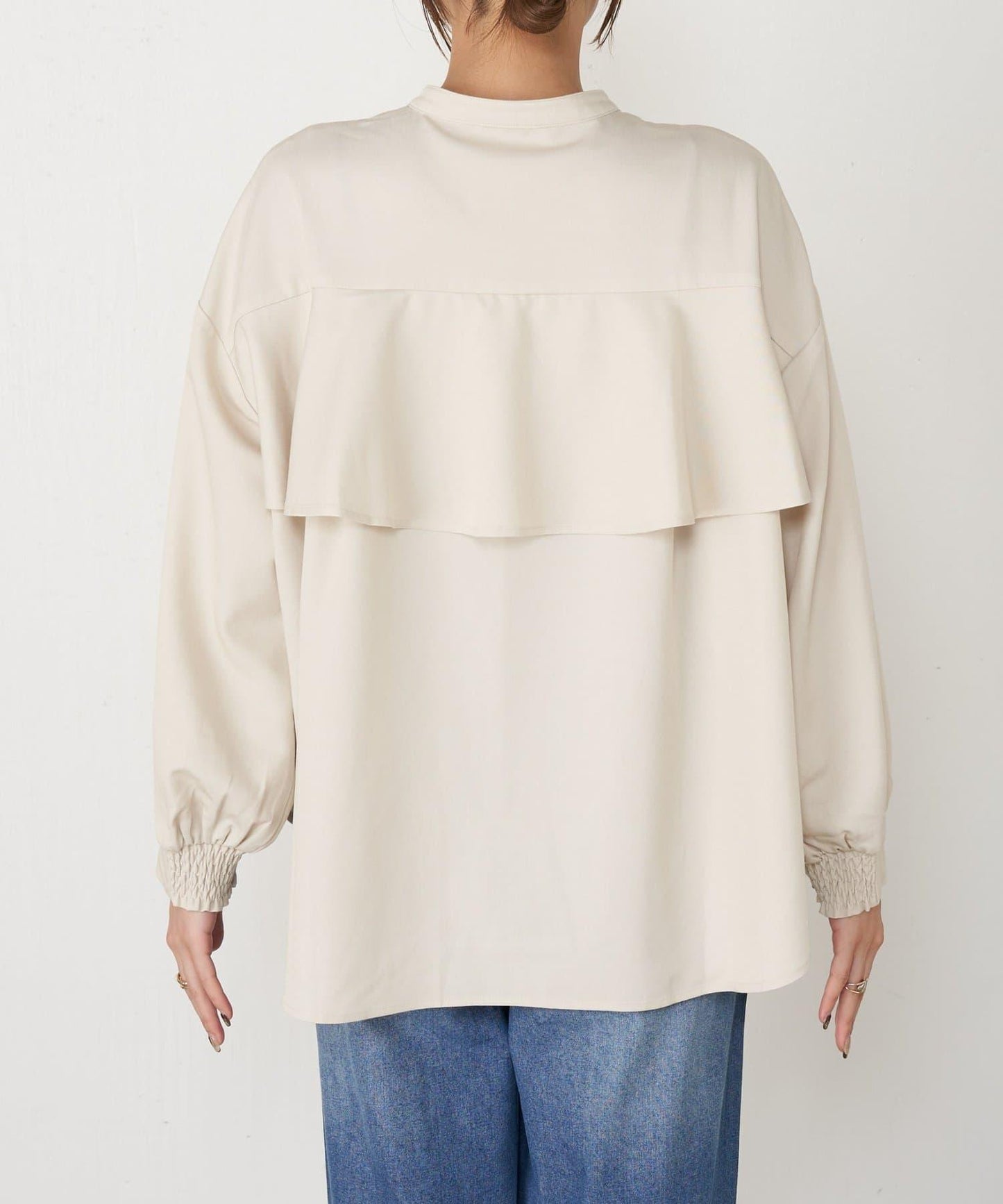 後荷葉邊襯衫