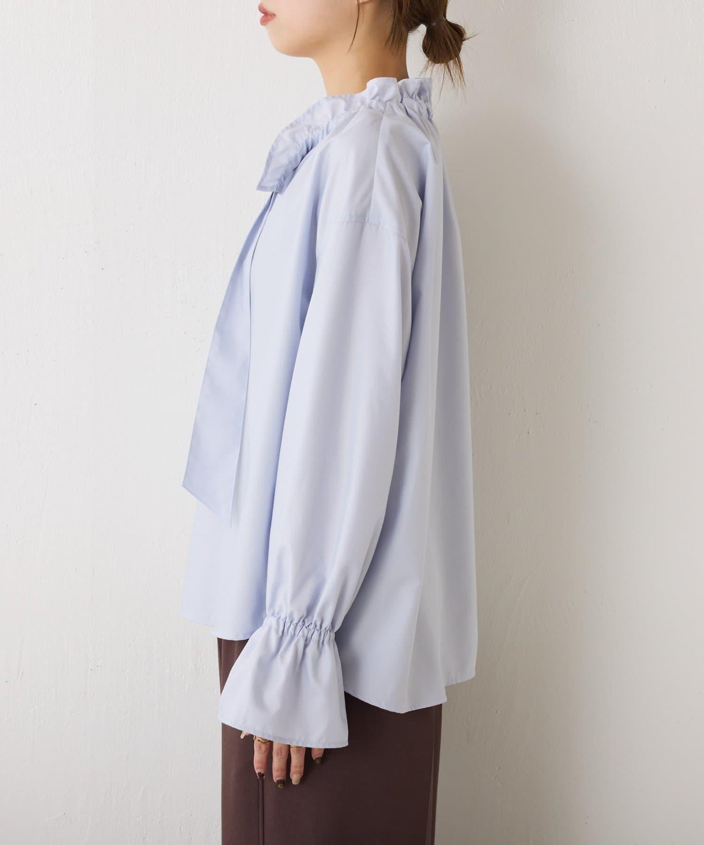 袖荷葉邊蝴蝶結繫帶襯衫