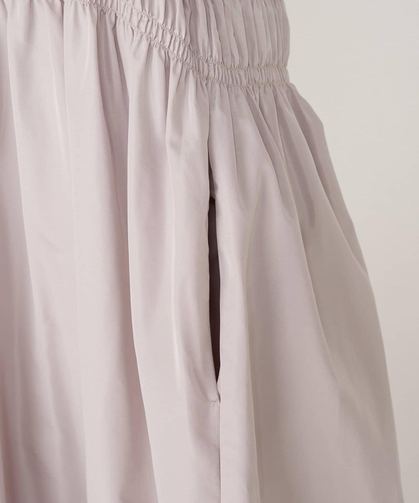 高腰抽褶連衣裙