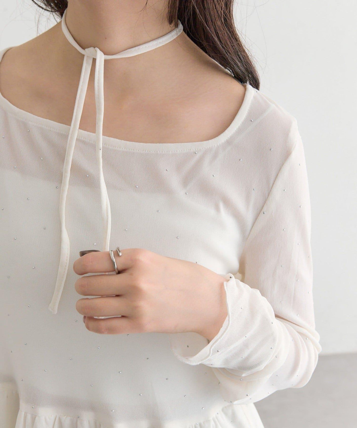 新色水鑽波點層疊下襬套頭衫