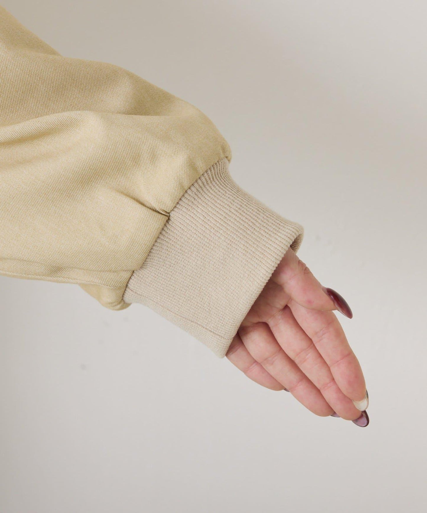 下襬抽繩短夾克