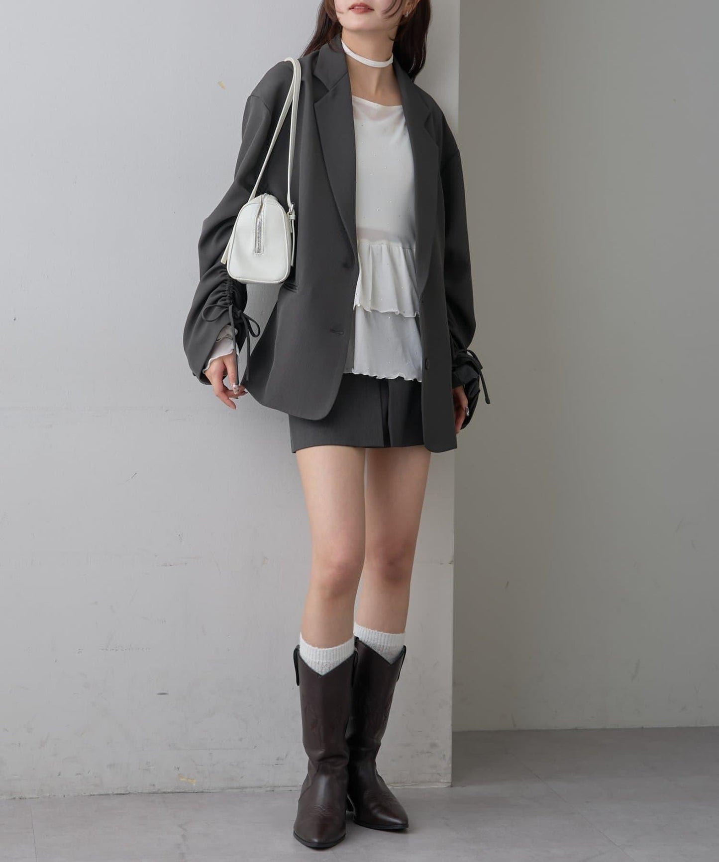 新色水鑽波點層疊下襬套頭衫