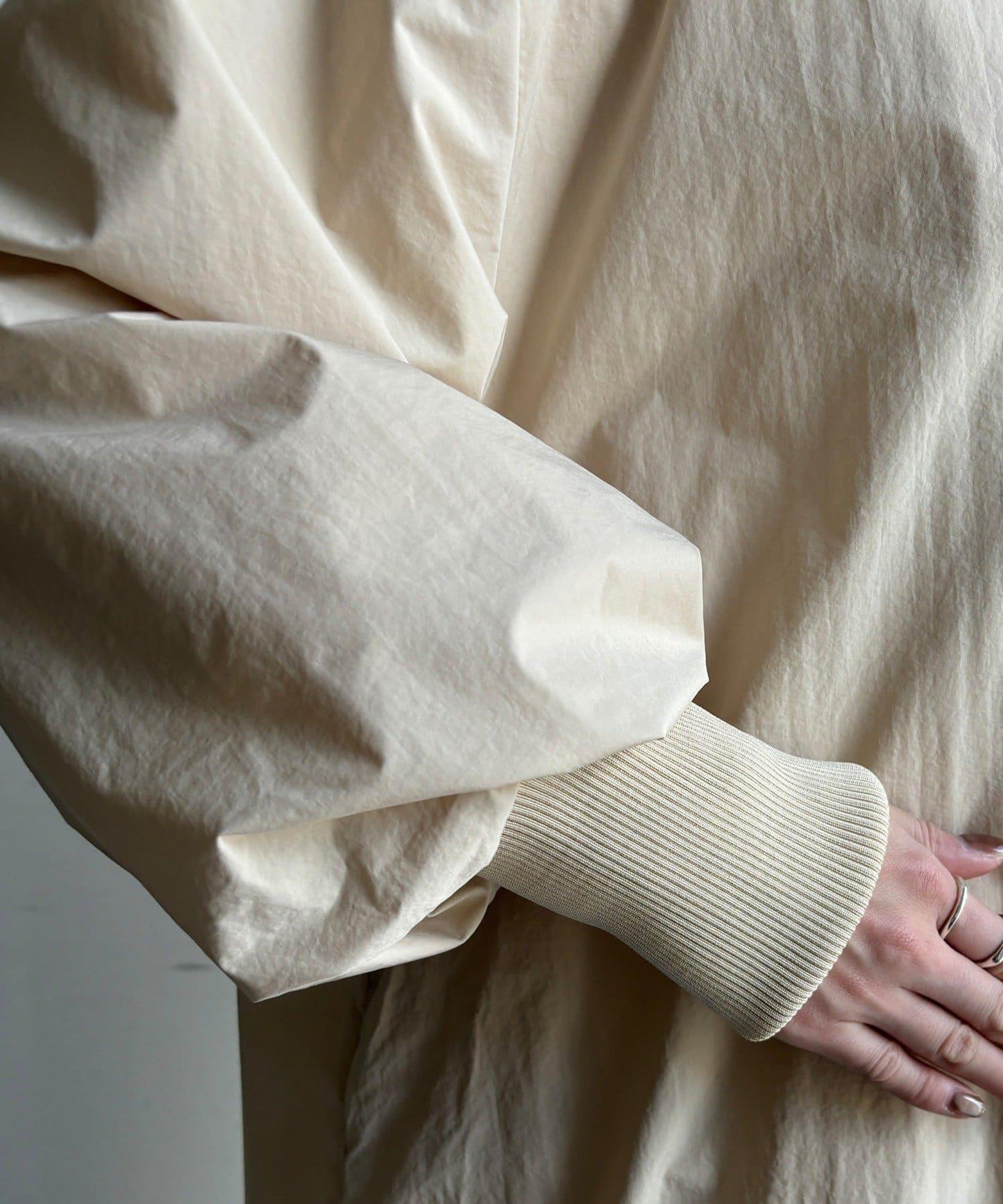 袖口羅紋輕薄大衣