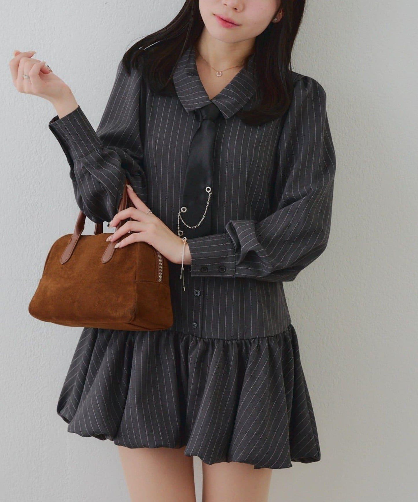 帶領帶下襬泡泡袖迷你連衣裙