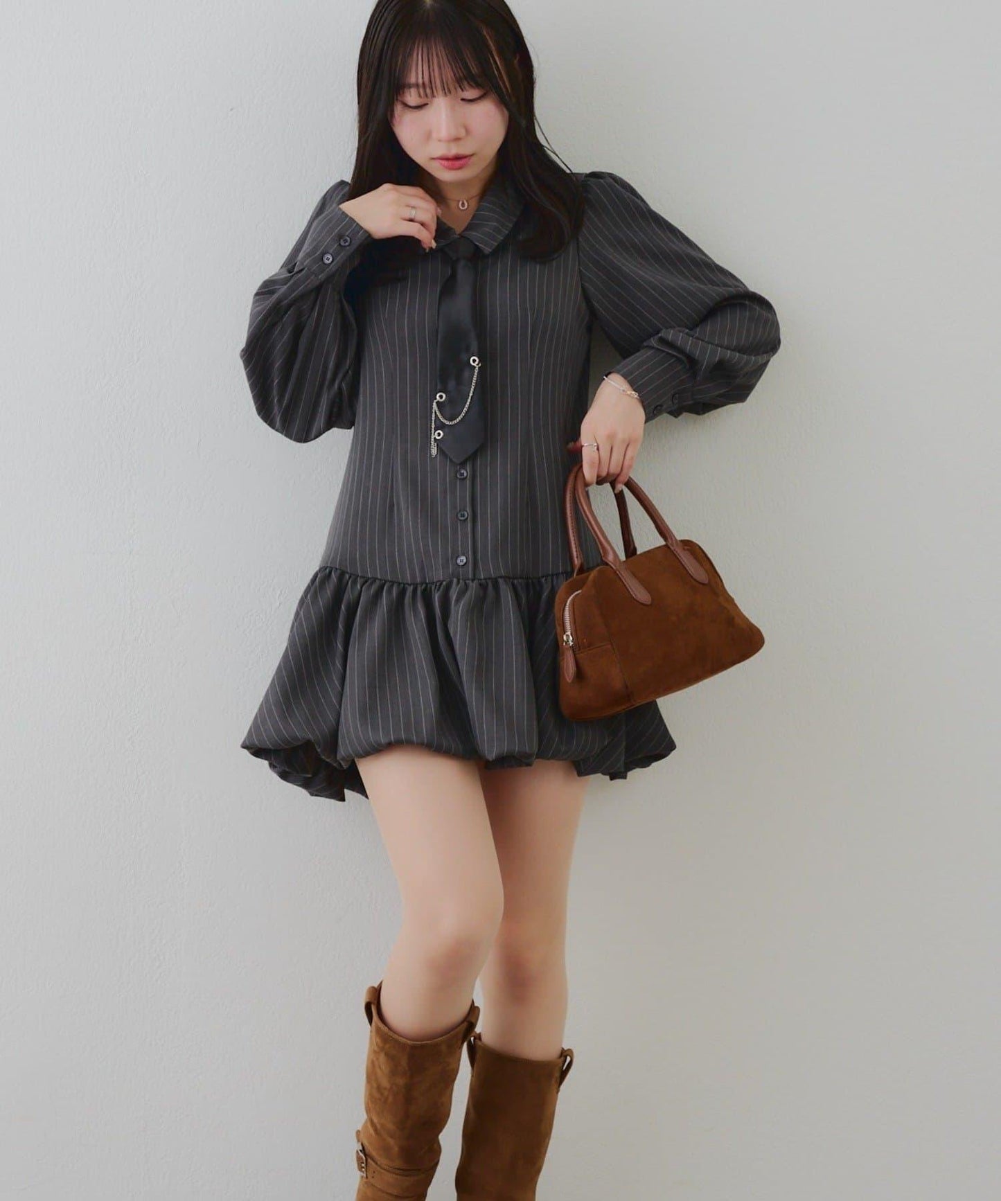 帶領帶下襬泡泡袖迷你連衣裙