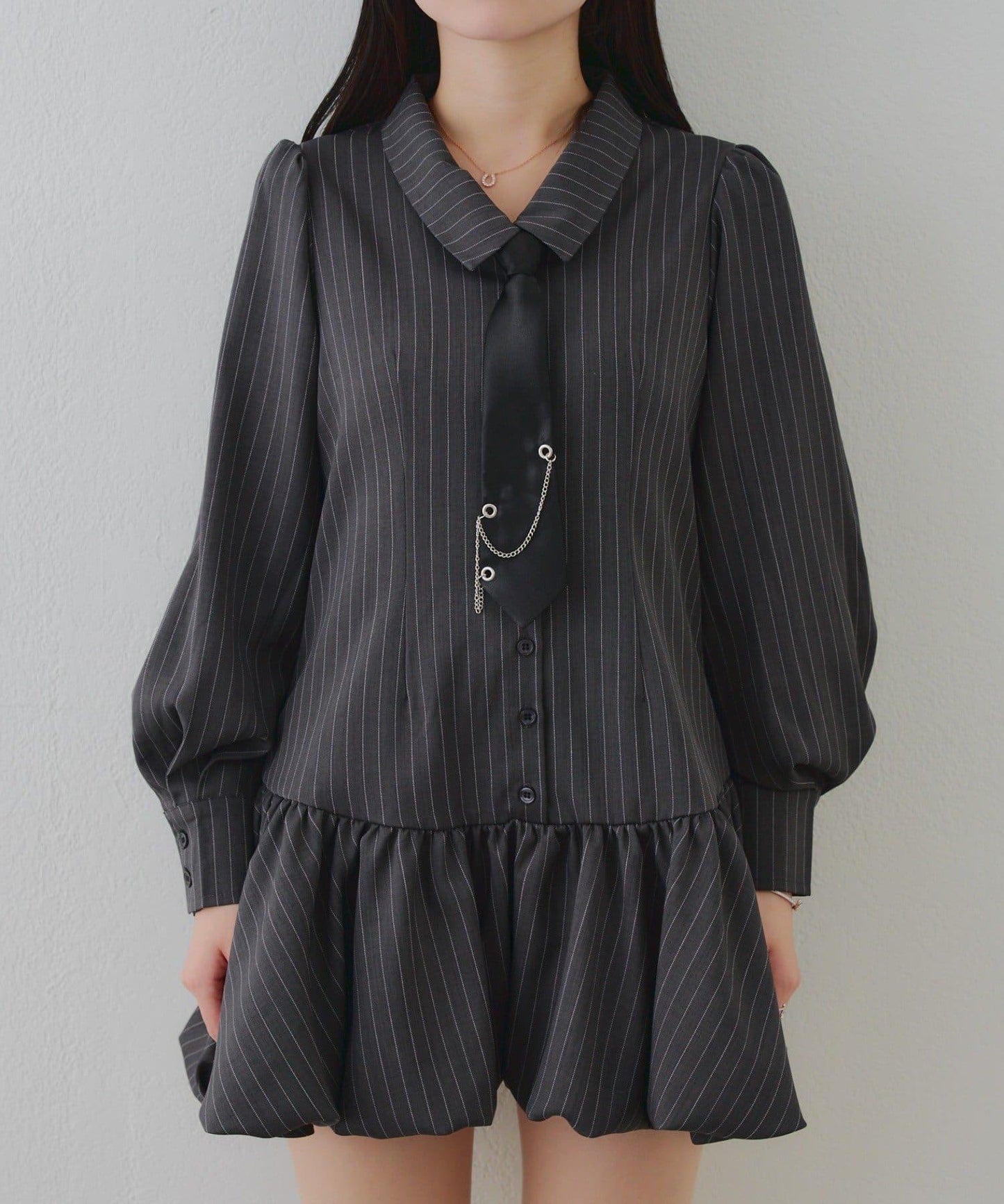 帶領帶下襬泡泡袖迷你連衣裙