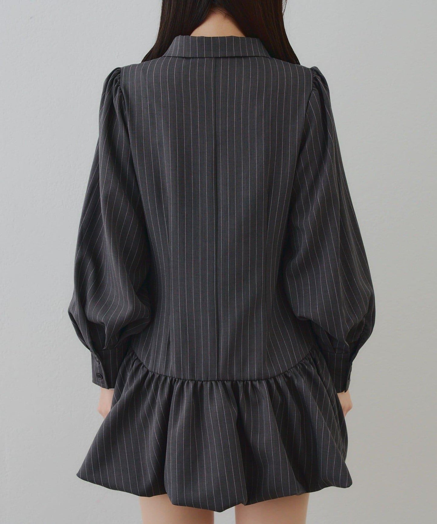 帶領帶下襬泡泡袖迷你連衣裙