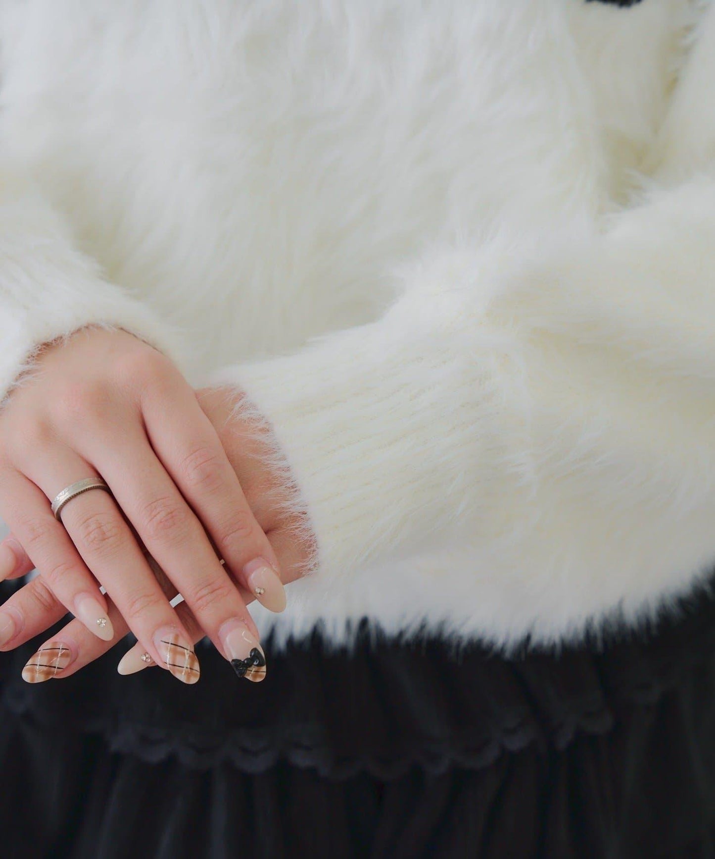 亮片標誌羽毛針織衫