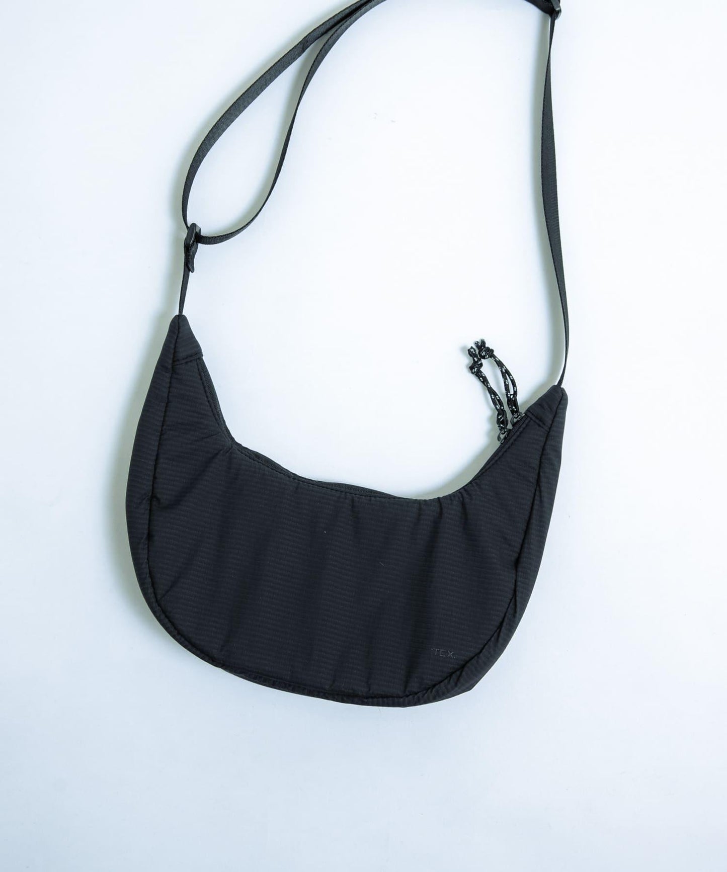 Pertex 香蕉斜挎包