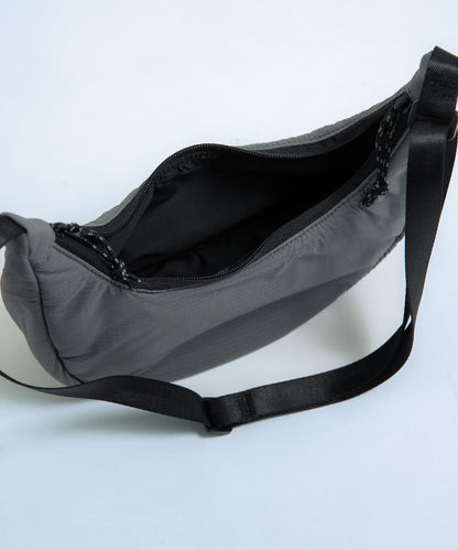 Pertex 香蕉斜挎包