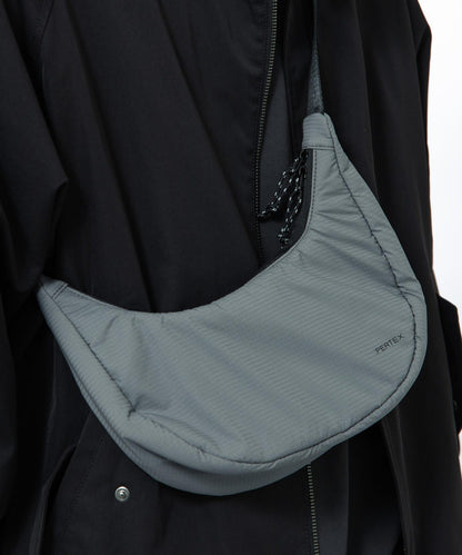 Pertex 香蕉斜挎包