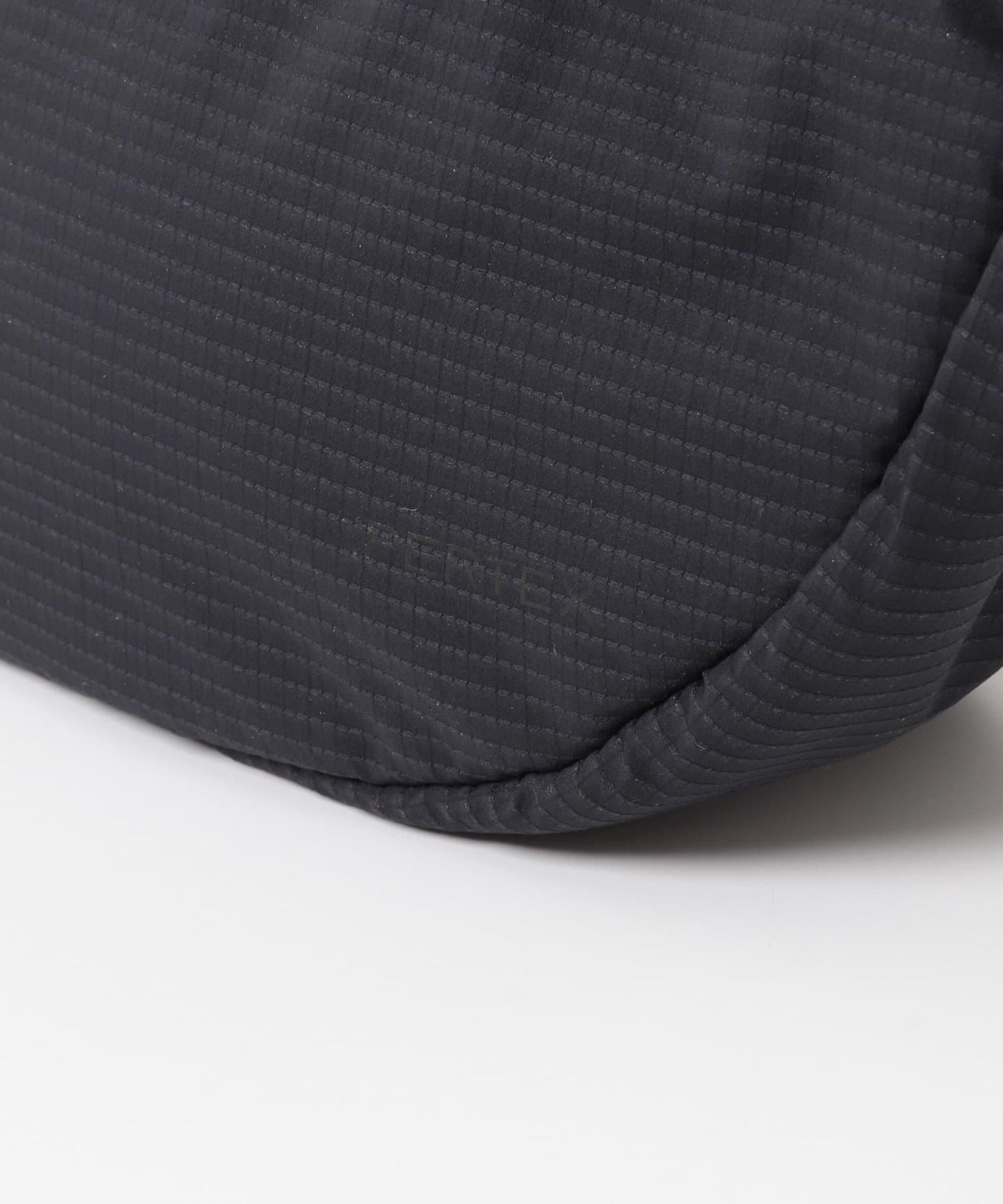 Pertex 香蕉斜挎包