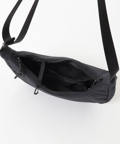 Pertex 香蕉斜挎包